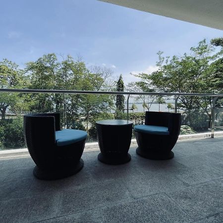 B.Suites 21 Кота Кинабалу Екстериор снимка