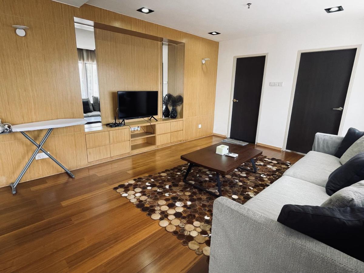 B.Suites 21 Кота Кинабалу Екстериор снимка