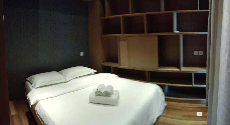 B.Suites 21 Кота Кинабалу Екстериор снимка