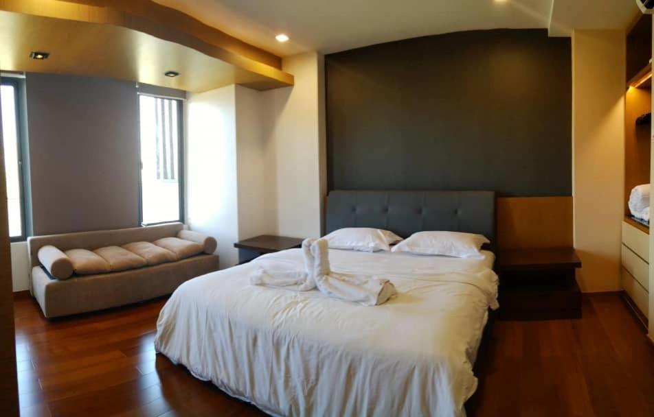 B.Suites 21 Кота Кинабалу Екстериор снимка